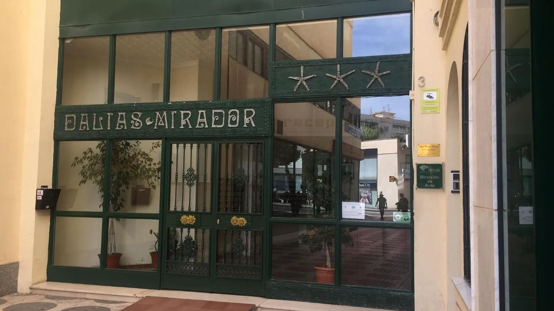 Apartamento En El Centro De Torremolinos Spain